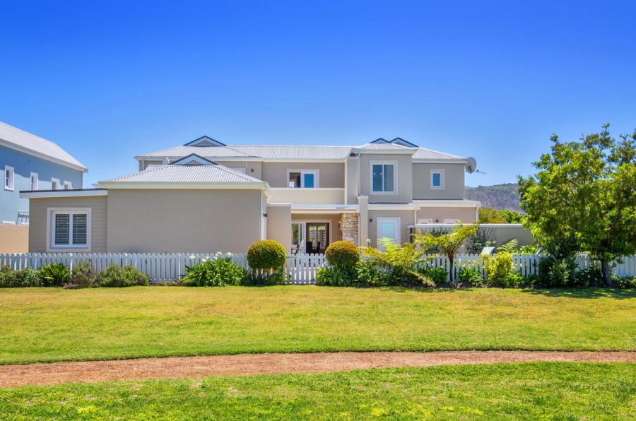 To Let 4 Bedroom Property for Rent in Thesen Islands Western Cape